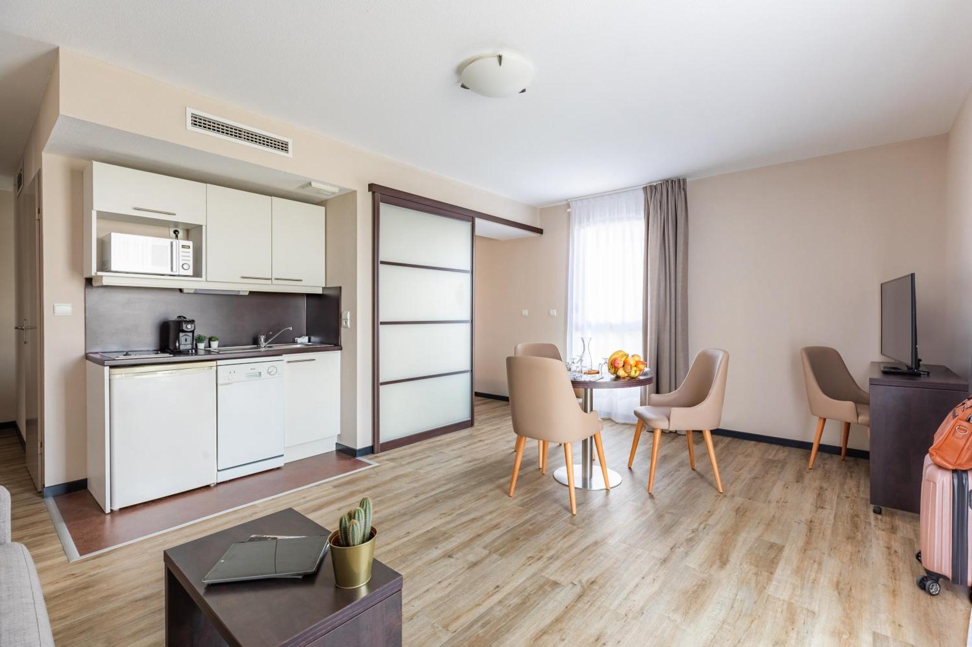 Park&Suites Elegance Nantes Atlantis Saint-Herblain Exterior foto