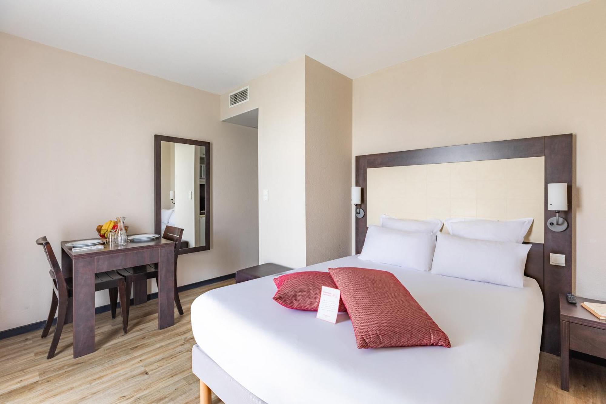 Park&Suites Elegance Nantes Atlantis Saint-Herblain Exterior foto
